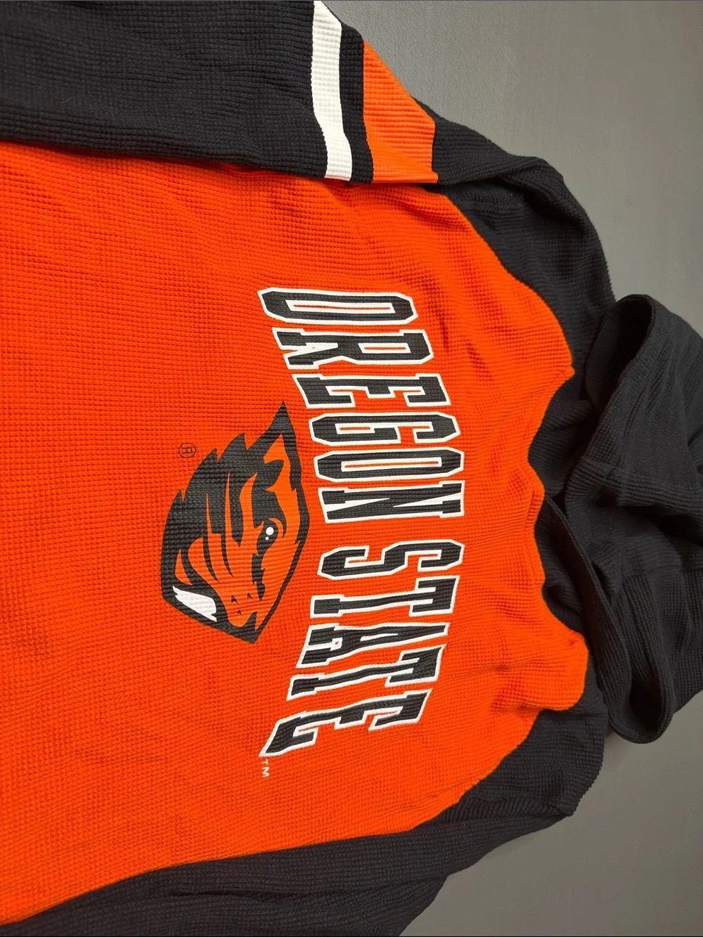 🦫 Kid’s Hooded Shirt - Oregon State Beavers. Size: 8